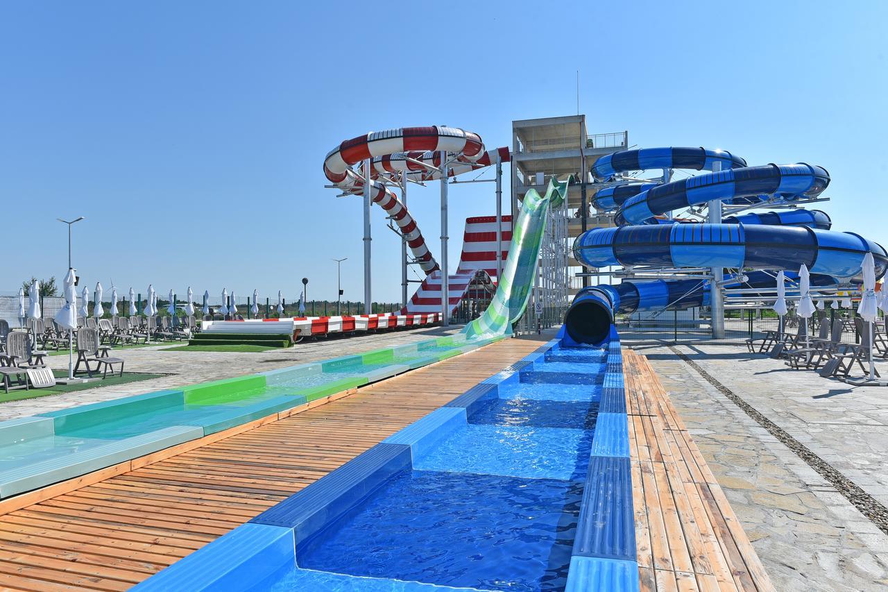 Topola Skies Resort & Aquapark Kavarna Exterior foto